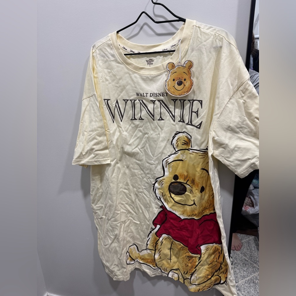 Disney Winnie the Pooh Cream Night shirt/ nightgown
